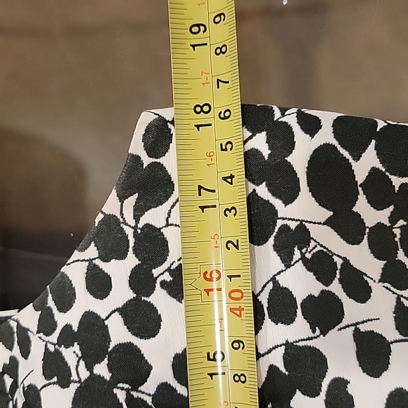 Jessica Simpson dress, black white, floral pattern, sleeveless, beading, size 10 - Picture 13 of 15